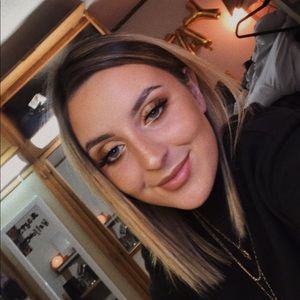 Meet your Posher, Selena